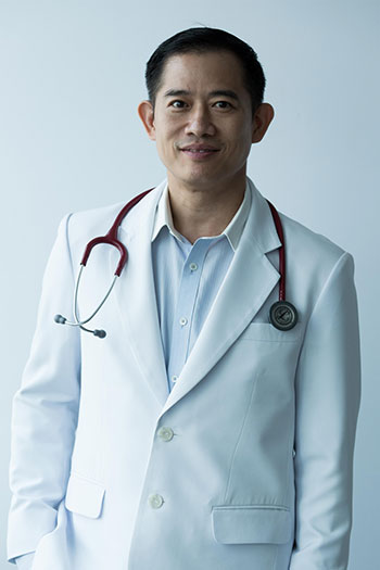 Dr. Thapana Tangshewinsirikul, MD